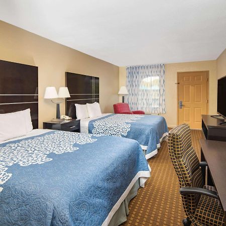 Days Inn By Wyndham Thomaston Экстерьер фото