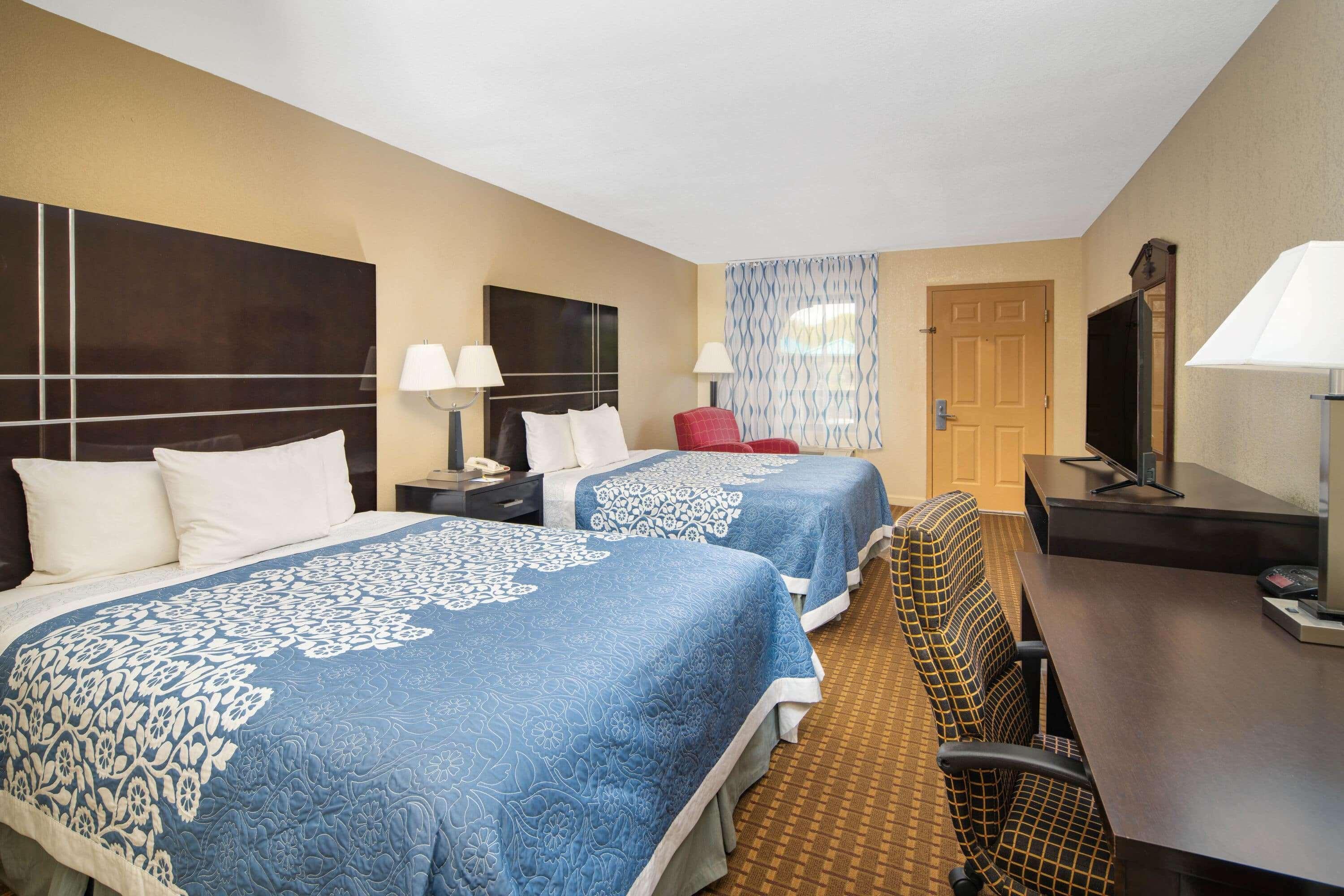 Days Inn By Wyndham Thomaston Экстерьер фото