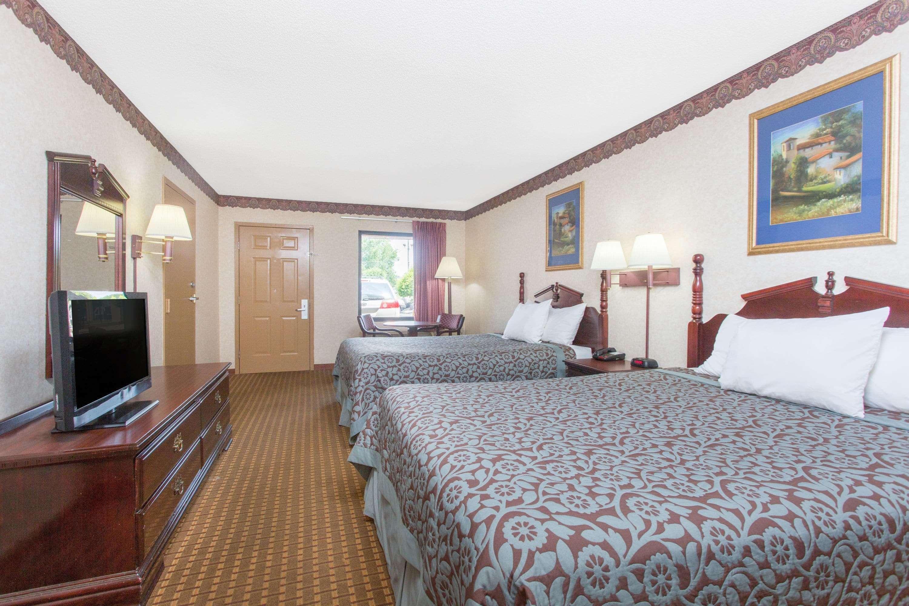 Days Inn By Wyndham Thomaston Экстерьер фото