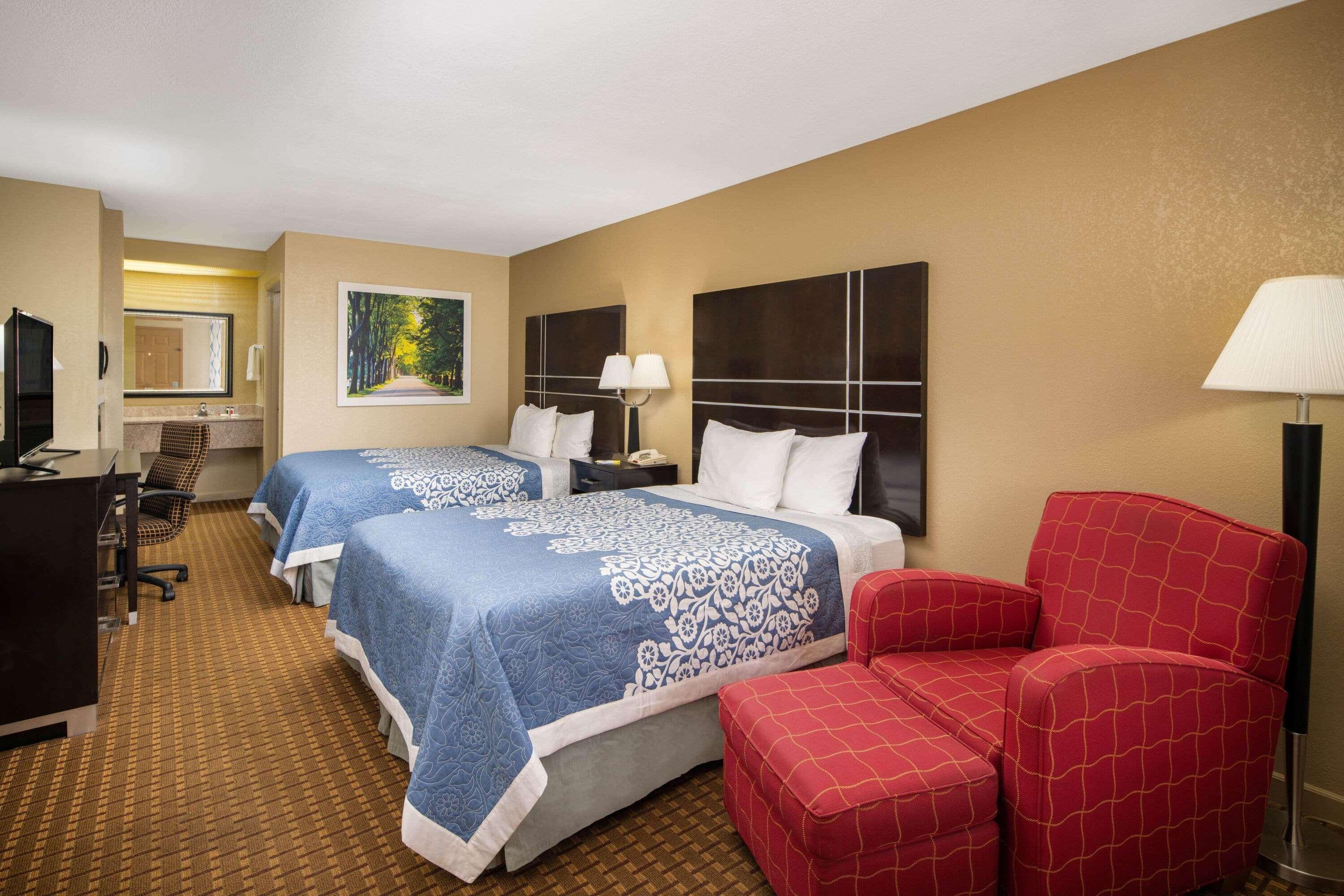 Days Inn By Wyndham Thomaston Экстерьер фото