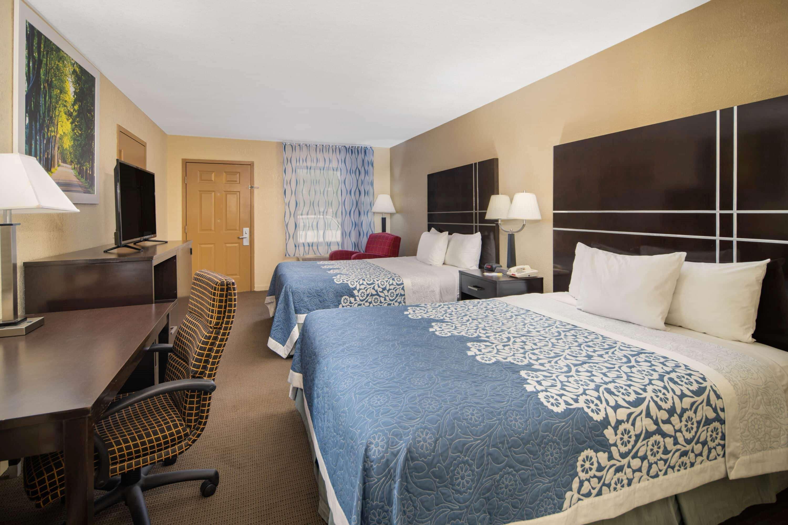 Days Inn By Wyndham Thomaston Экстерьер фото