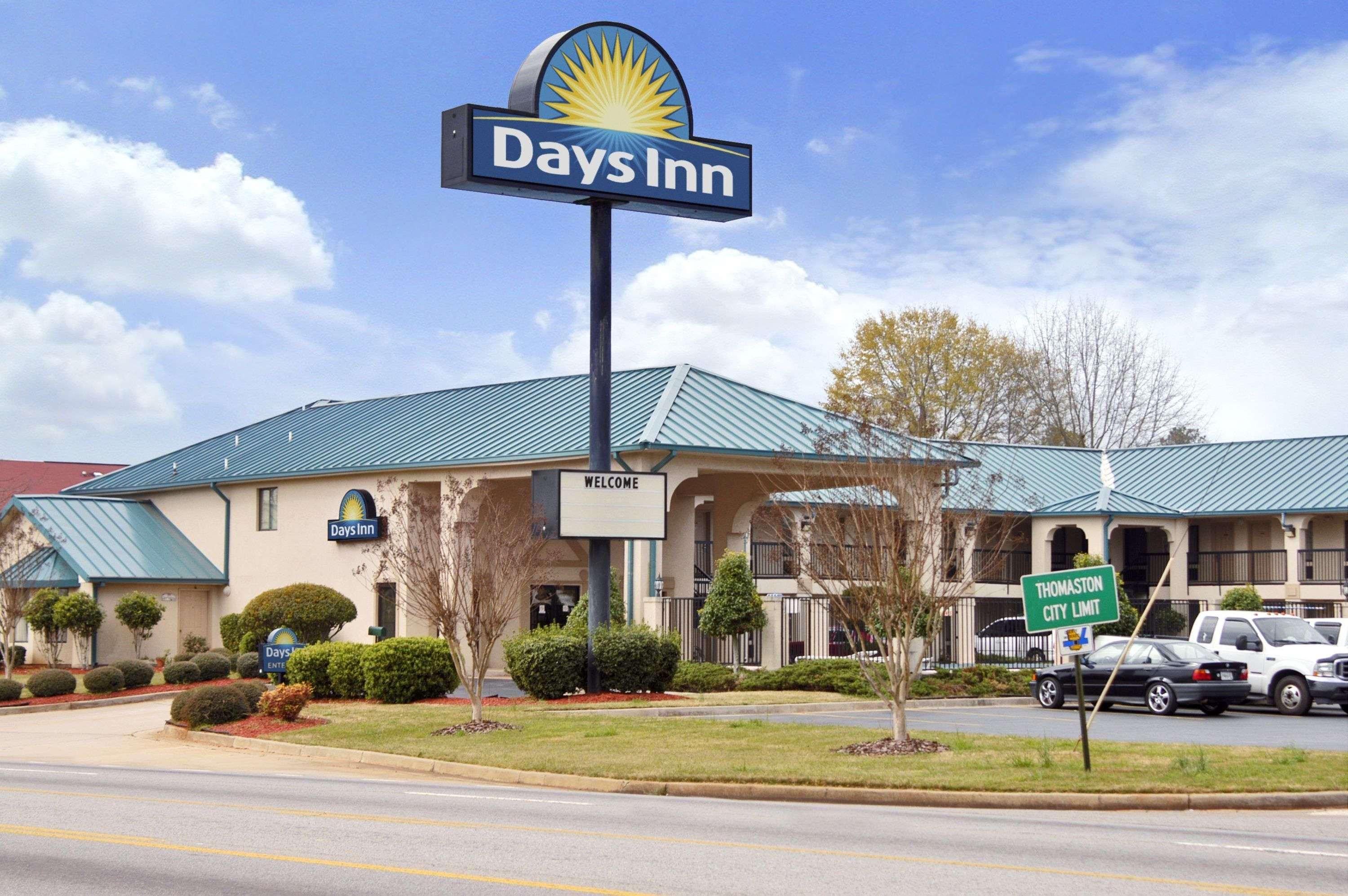 Days Inn By Wyndham Thomaston Экстерьер фото